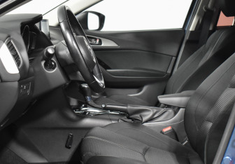 Подержанный автомобиль Mazda 3 Sedan 2017 года (10 фото)