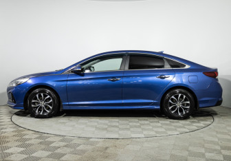 Подержанный автомобиль Hyundai Sonata 2017 года (8 фото)
