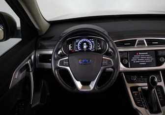 Подержанный автомобиль Geely Atlas 2020 года (10 фото)