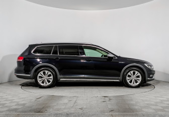 Подержанный автомобиль Volkswagen Passat Wagon 2017 года (4 фото)