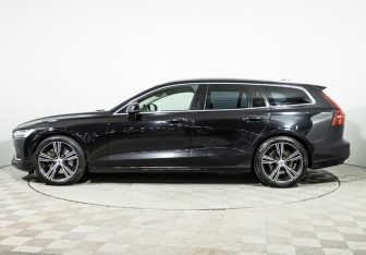 Подержанный автомобиль Volvo V60 2018 года (8 фото)