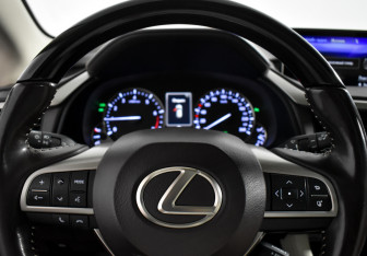 Подержанный автомобиль Lexus RX 2016 года (19 фото)