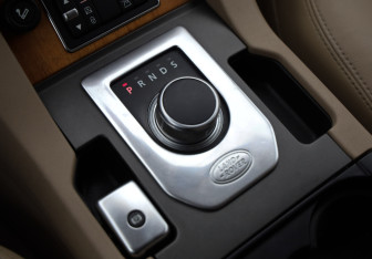 Подержанный автомобиль Land Rover Discovery 2013 года (22 фото)