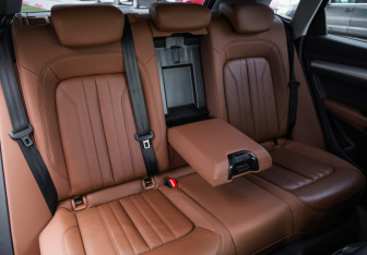 Подержанный автомобиль Audi Q5 2021 года (29 фото)