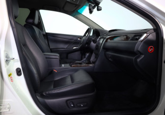 Подержанный автомобиль Toyota Camry Sedan 2017 года (25 фото)