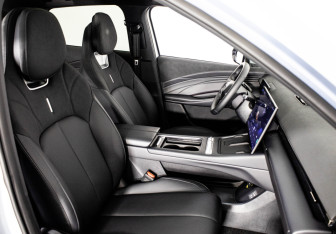 Подержанный автомобиль Omoda C7 2025 года (15 фото)