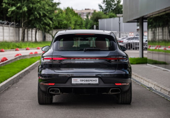 Подержанный автомобиль Porsche Macan 2019 года (7 фото)
