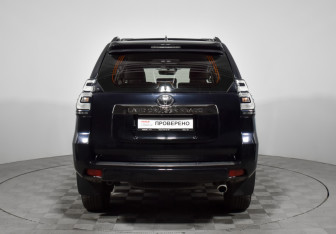 Подержанный автомобиль Toyota Land Cruiser Prado 2022 года (6 фото)