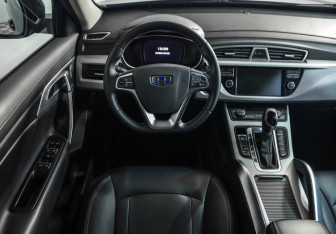 Подержанный автомобиль Geely Atlas 2018 года (11 фото)
