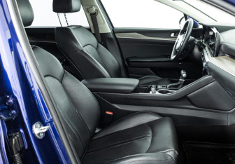 Подержанный автомобиль Kia K5 2021 года (16 фото)