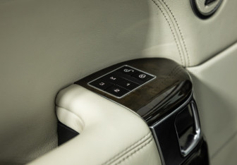 Подержанный автомобиль Land Rover Range Rover 2013 года (23 фото)