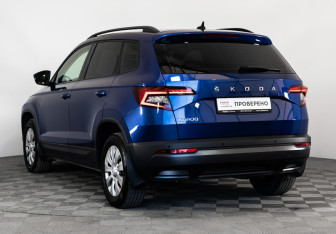 Подержанный автомобиль Skoda Karoq 2021 года (7 фото)