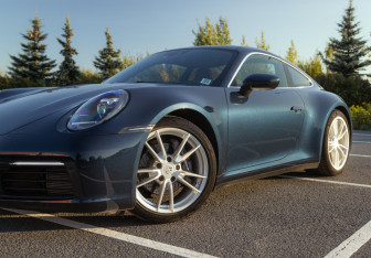 Подержанный автомобиль Porsche 911 Coupe 2021 года (2 фото)
