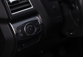 Подержанный автомобиль Ford Explorer 2017 года (24 фото)