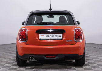 Подержанный автомобиль MINI Hatch 2019 года (6 фото)