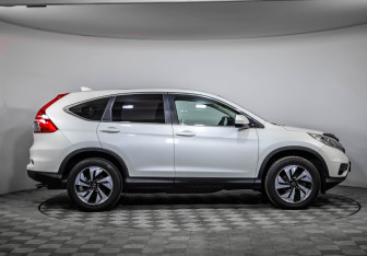 Подержанный автомобиль Honda CR-V 2015 года (4 фото)