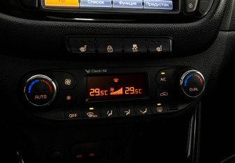 Подержанный автомобиль Kia Ceed Hatchback 2013 года (17 фото)