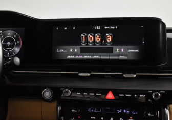 Подержанный автомобиль Kia Carnival 2021 года (23 фото)