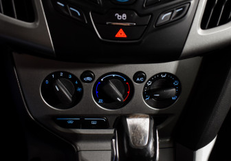 Подержанный автомобиль Ford Focus Sedan 2013 года (16 фото)