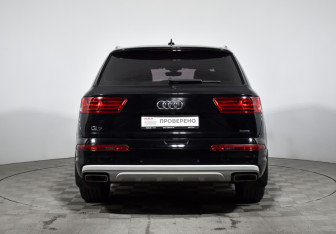 Подержанный автомобиль Audi Q7 2016 года (6 фото)