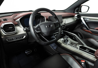 Подержанный автомобиль Geely Coolray 2023 года (11 фото)