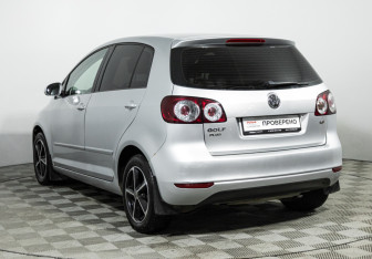 Подержанный автомобиль Volkswagen Golf Plus 2009 года (7 фото)