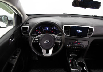 Подержанный автомобиль Kia Sportage 2020 года (10 фото)