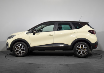 Подержанный автомобиль Renault Kaptur 2018 года (8 фото)