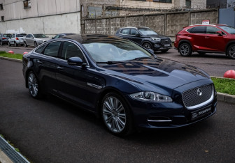 Подержанный автомобиль Jaguar XJ 2013 года (4 фото)