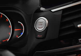 Подержанный автомобиль BMW X4 2021 года (18 фото)