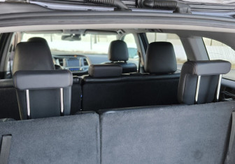 Подержанный автомобиль Toyota Highlander 2014 года (16 фото)
