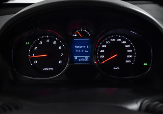 Подержанный автомобиль Chevrolet Captiva 2014 года (18 фото)