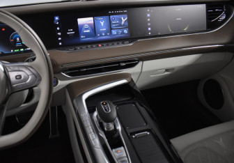 Подержанный автомобиль Voyah Free 2023 года (22 фото)