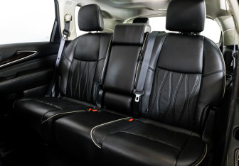 Подержанный автомобиль Infiniti QX60 2016 года (29 фото)