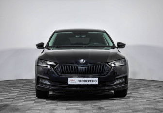 Подержанный автомобиль Skoda Octavia Liftback 2021 года (2 фото)