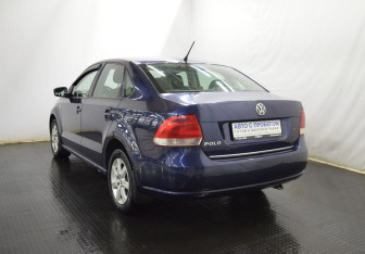 Подержанный автомобиль Volkswagen Polo Sedan 2014 года (7 фото)