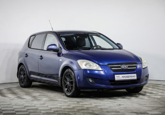 Подержанный автомобиль Kia Ceed Hatchback 2009 года (3 фото)