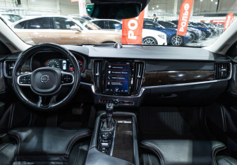Подержанный автомобиль Volvo S90 2018 года (12 фото)