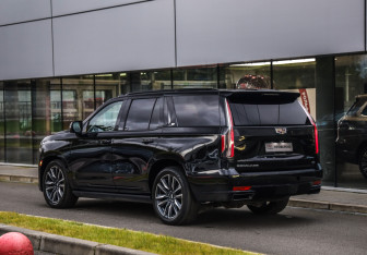 Подержанный автомобиль Cadillac Escalade Suv 2022 года (8 фото)