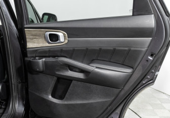 Подержанный автомобиль Kia Sorento 2021 года (29 фото)