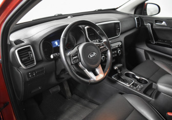 Подержанный автомобиль Kia Sportage 2021 года (9 фото)