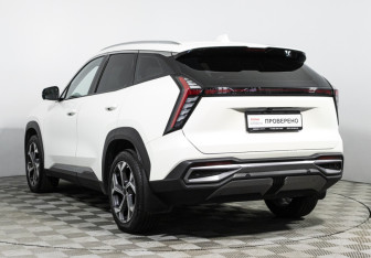 Подержанный автомобиль Geely Atlas 2023 года (7 фото)