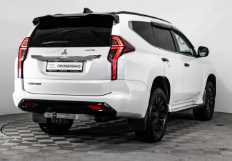 Подержанный автомобиль Mitsubishi Pajero Sport 2020 года (6 фото)