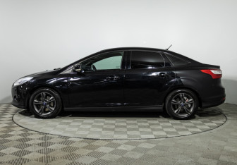 Подержанный автомобиль Ford Focus Sedan 2012 года (8 фото)