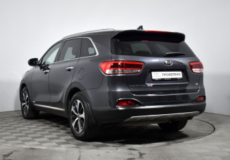 Подержанный автомобиль Kia Sorento 2017 года (7 фото)