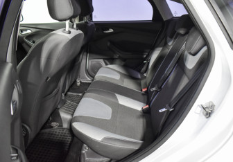 Подержанный автомобиль Ford Focus Hatchback 2013 года (11 фото)