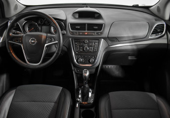 Подержанный автомобиль Opel Mokka 2012 года (14 фото)