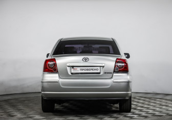 Подержанный автомобиль Toyota Avensis Sedan 2008 года (6 фото)