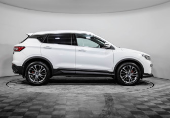 Подержанный автомобиль Geely Coolray 2023 года (4 фото)