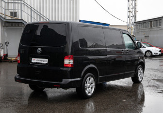 Подержанный автомобиль Volkswagen Caravelle 2008 года (6 фото)